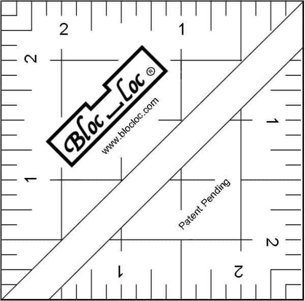 A ruler with two lines and one line of the same length.